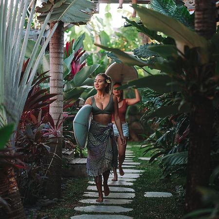 Seaside Tribe - Boutique Surf Stay & Retreat ทานาล็อต ภายนอก รูปภาพ