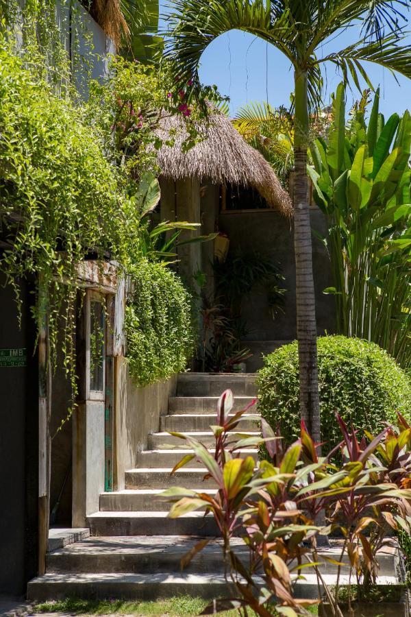 Seaside Tribe - Boutique Surf Stay & Retreat ทานาล็อต ภายนอก รูปภาพ