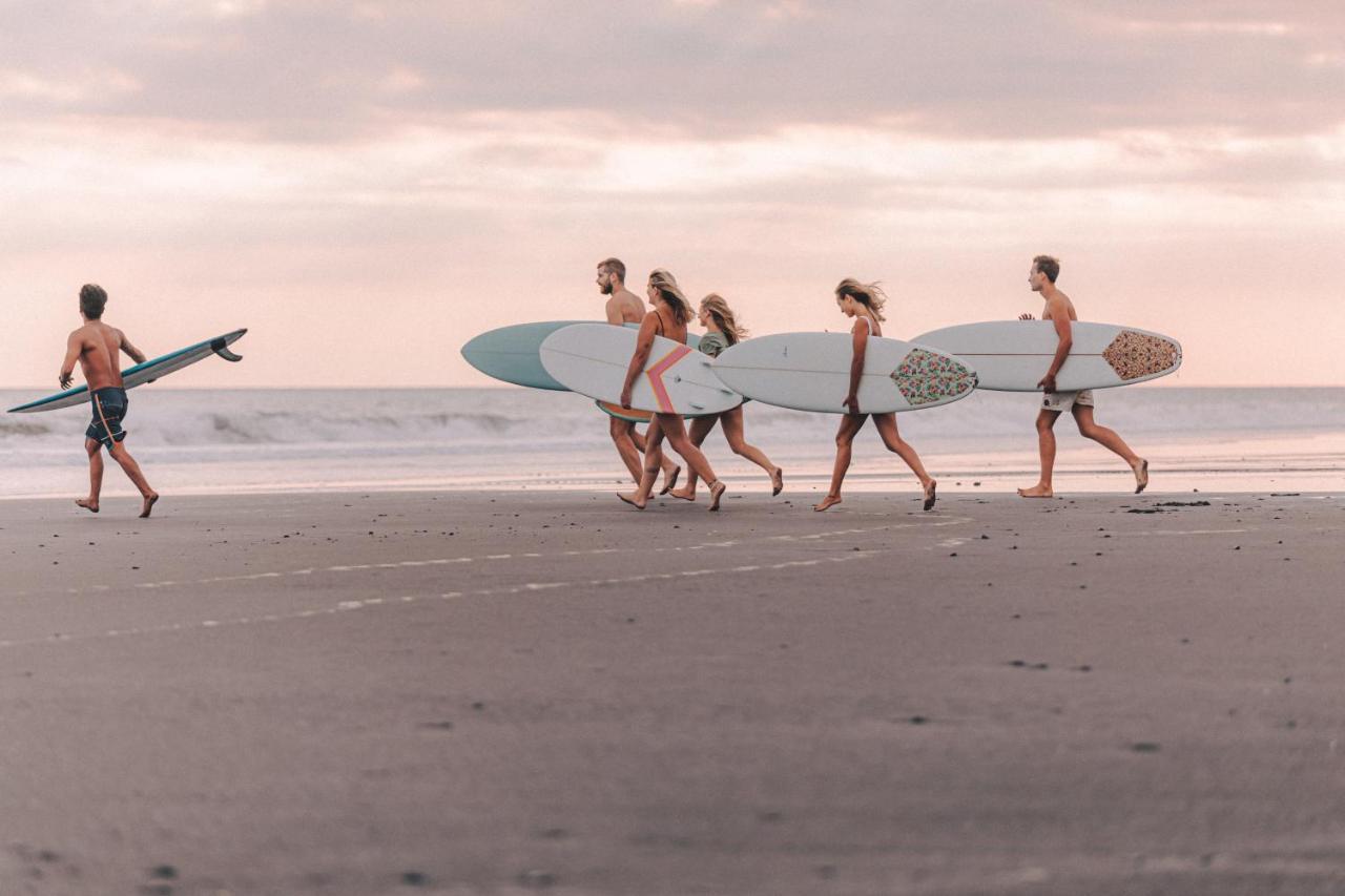 Seaside Tribe - Boutique Surf Stay & Retreat ทานาล็อต ภายนอก รูปภาพ