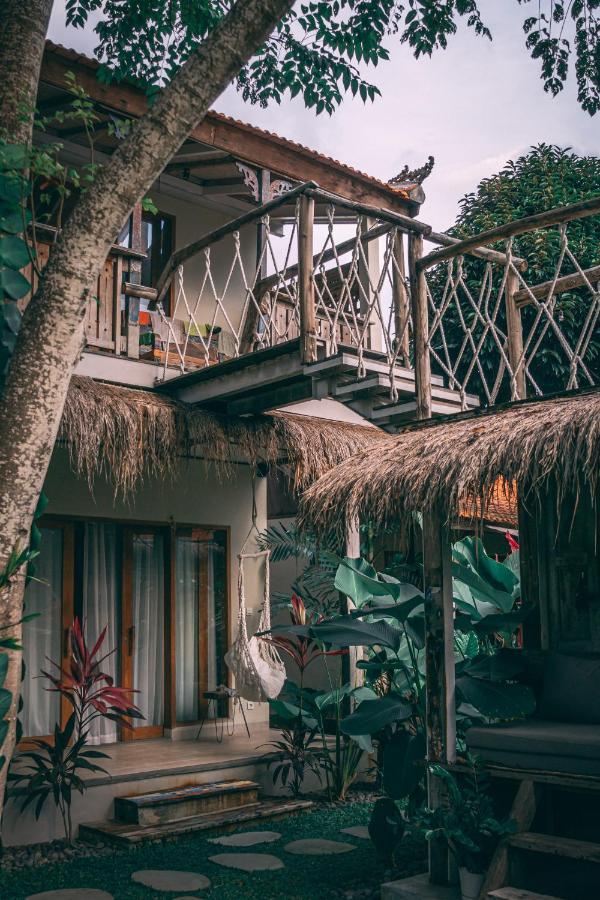 Seaside Tribe - Boutique Surf Stay & Retreat ทานาล็อต ภายนอก รูปภาพ