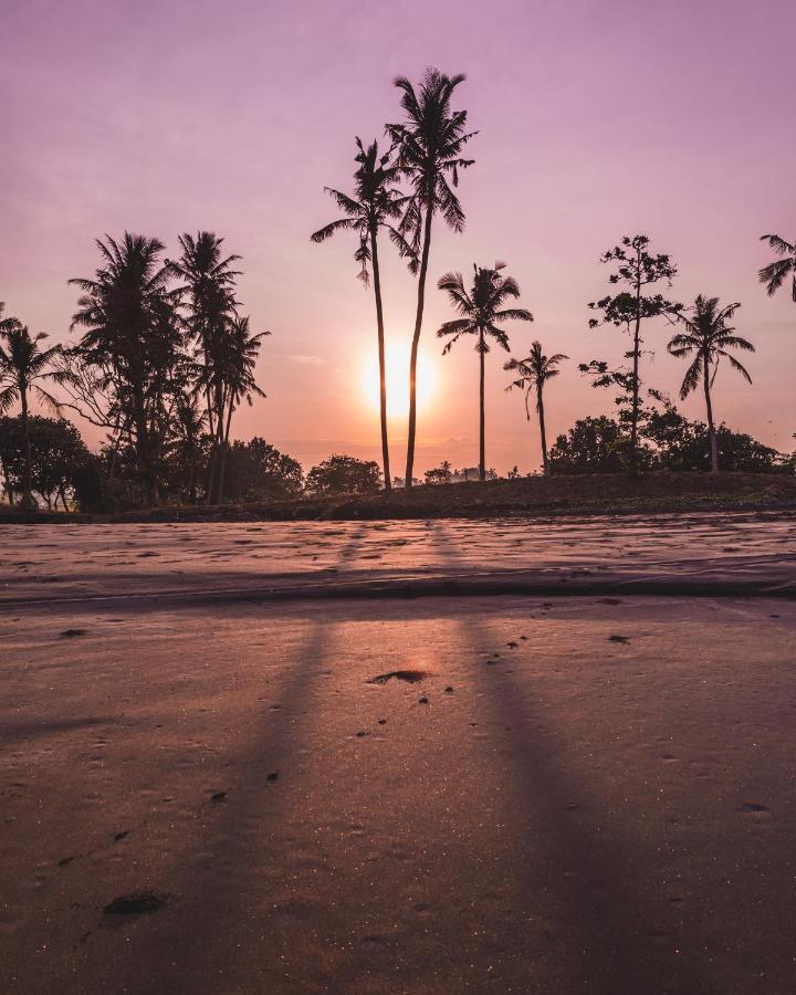Seaside Tribe - Boutique Surf Stay & Retreat ทานาล็อต ภายนอก รูปภาพ