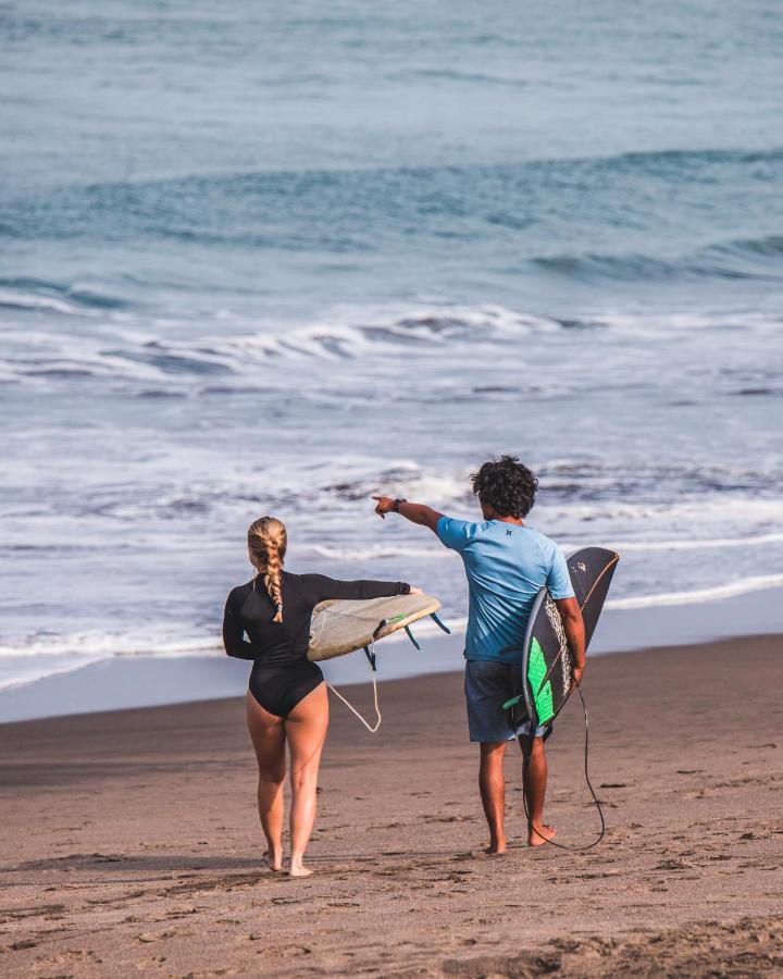 Seaside Tribe - Boutique Surf Stay & Retreat ทานาล็อต ภายนอก รูปภาพ