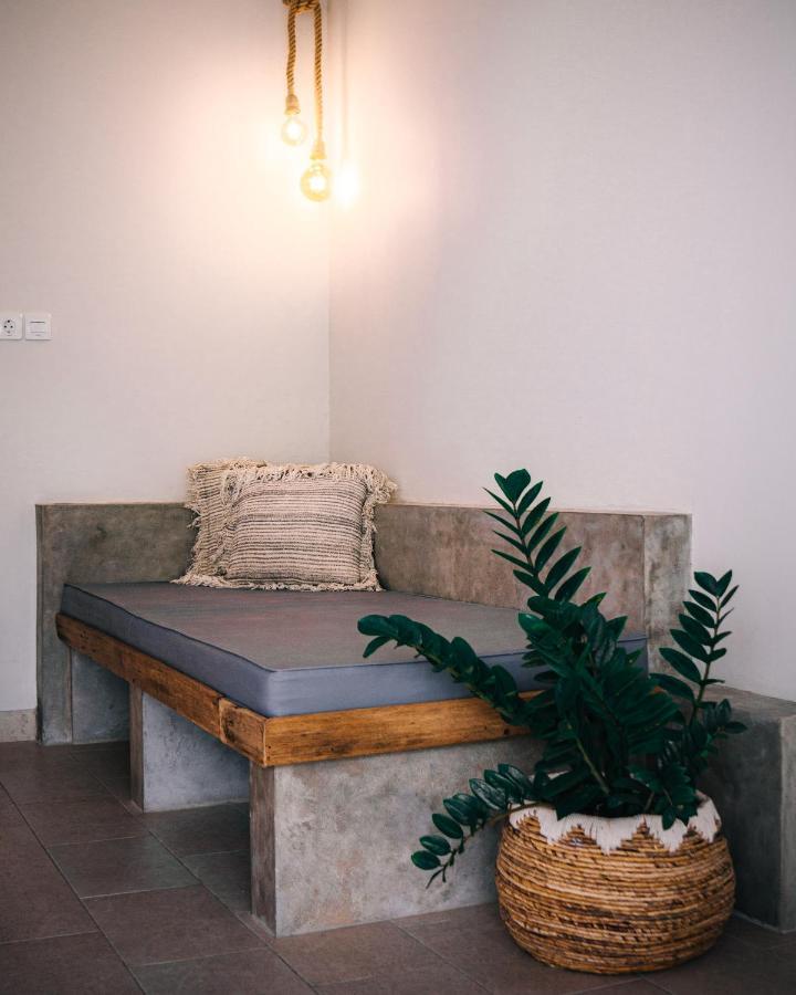 Seaside Tribe - Boutique Surf Stay & Retreat ทานาล็อต ภายนอก รูปภาพ