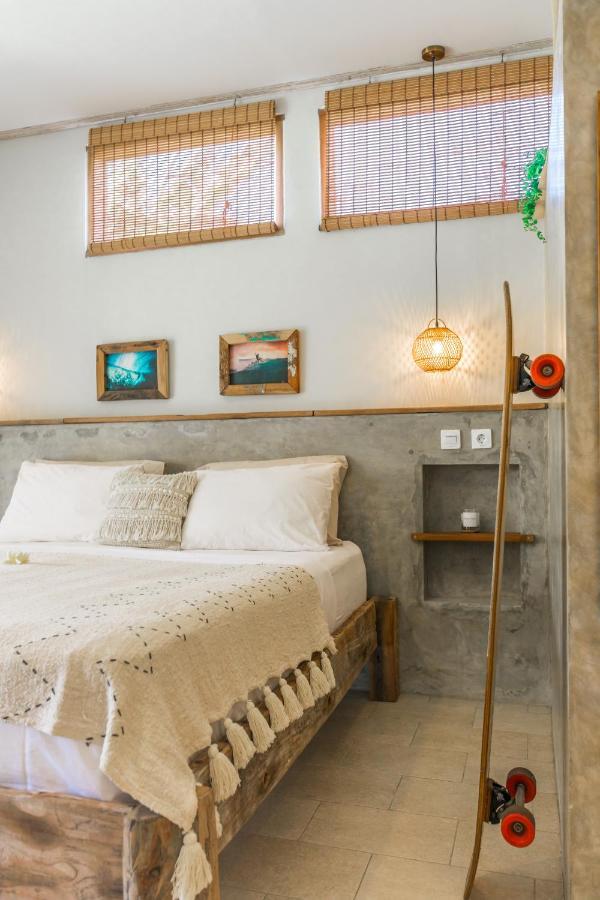 Seaside Tribe - Boutique Surf Stay & Retreat ทานาล็อต ภายนอก รูปภาพ