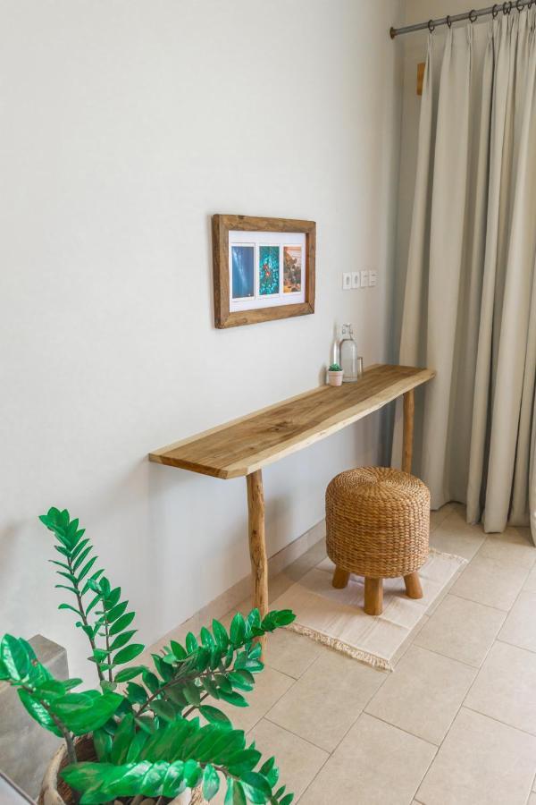 Seaside Tribe - Boutique Surf Stay & Retreat ทานาล็อต ภายนอก รูปภาพ
